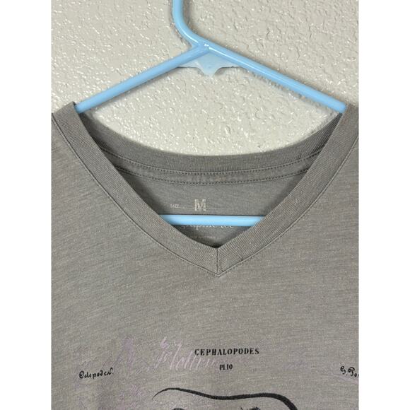 Banana Republic Size M V-Neck Graphic Tee Gray Kraken Octopus Design Hipster - Picture 2 of 6